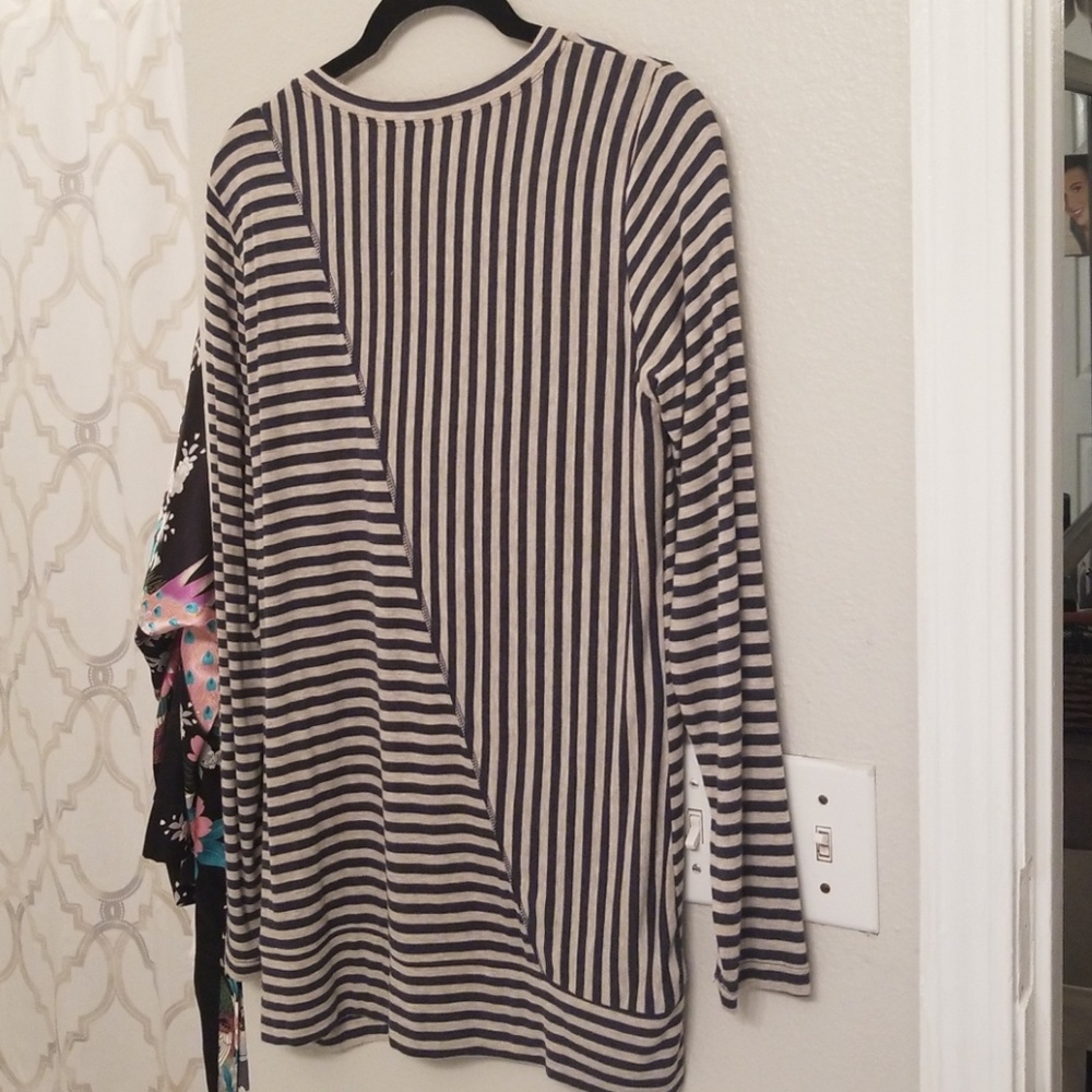 Flowy blouse - Picture 3 of 3